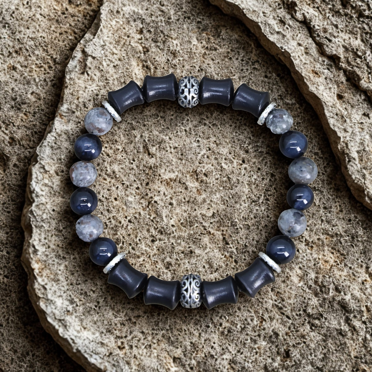 Monk Shield – Bracelet Chakra personnalisé en ébène et argent tibétain